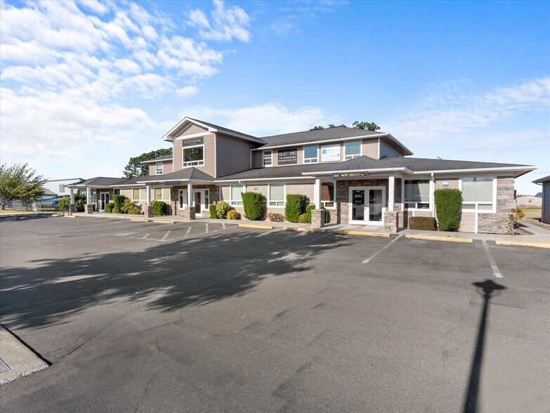 More Photos Of 568-578 N 5th Ave, Sequim Medical For Lease