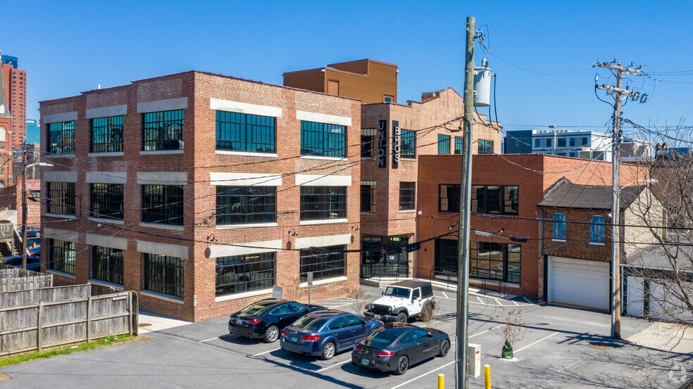 More Photos Of 37 W Cross St, Baltimore Loft Creative Space For Lease