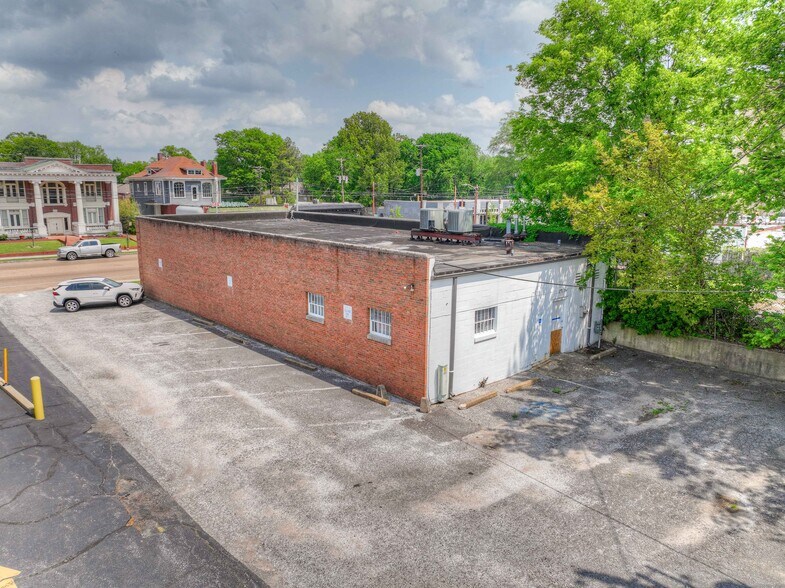 More Photos Of 1461 Madison Ave, Memphis Freestanding For Sale