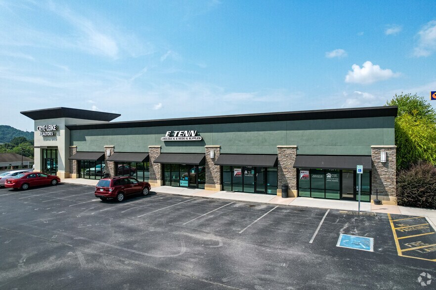 More Photos Of 7531-7569 Barnett Way, Powell Freestanding For Lease