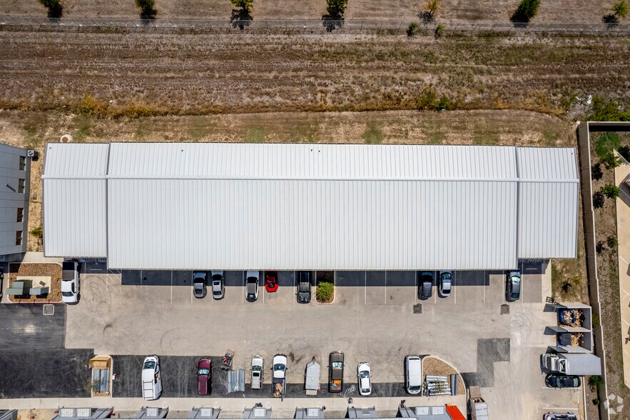 More Photos Of 7637 FM 3009, Schertz Light Distribution For Sale