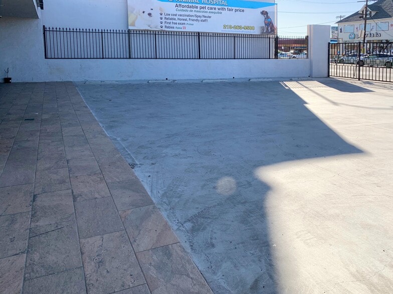 More Photos Of 1510 S Vermont Ave, Los Angeles Storefront Retail Office For Sale