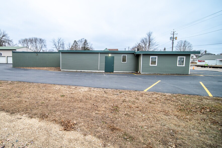 More Photos Of 1006 8th Ave SW, Austin Flex For Lease