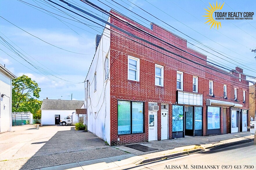More Photos Of 2178-2192 Jericho Tpke, New Hyde Park Storefront Retail Residential For Sale