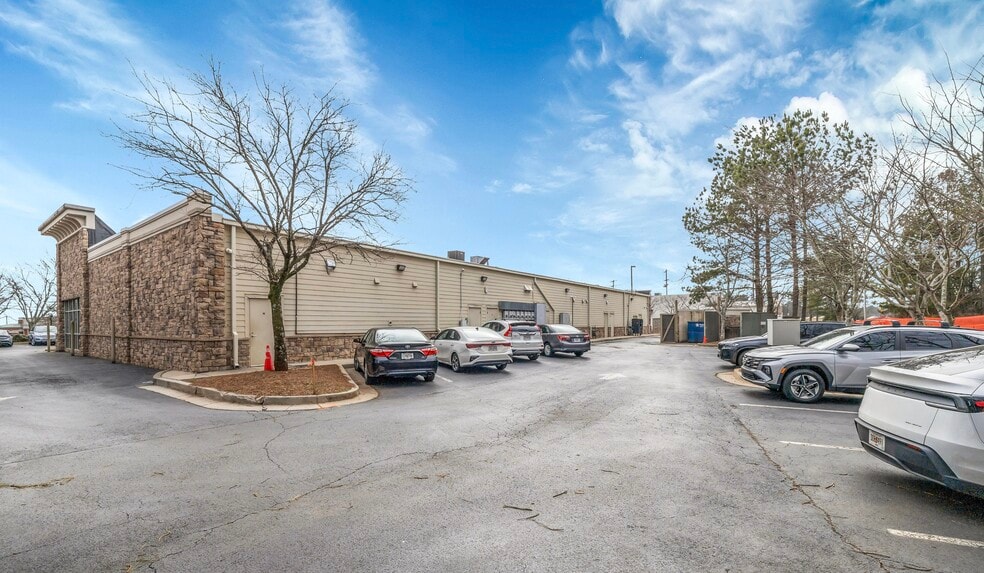 More Photos Of 11730 Jones Bridge Rd, Johns Creek General Retail For Sale