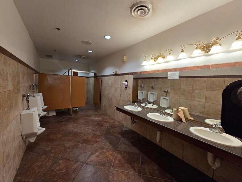 More Photos Of 107 W Coal Ave, Gallup Restaurant For Sale