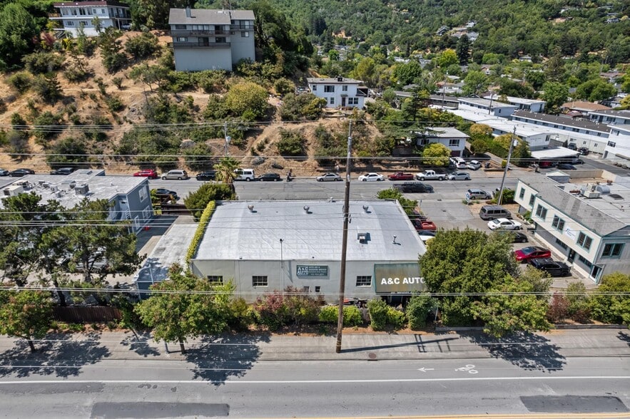 More Photos Of 40 Woodland Ave, San Rafael Service For Sale