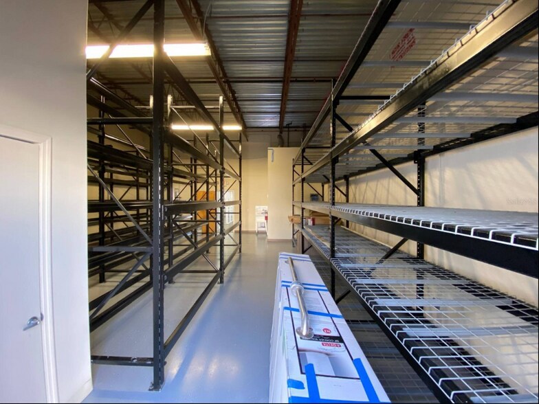 More Photos Of 8810 Commodity Cir, Orlando Showroom For Lease