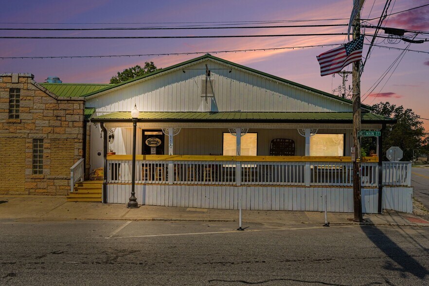More Photos Of 115 N Main St, Faith Restaurant For Sale