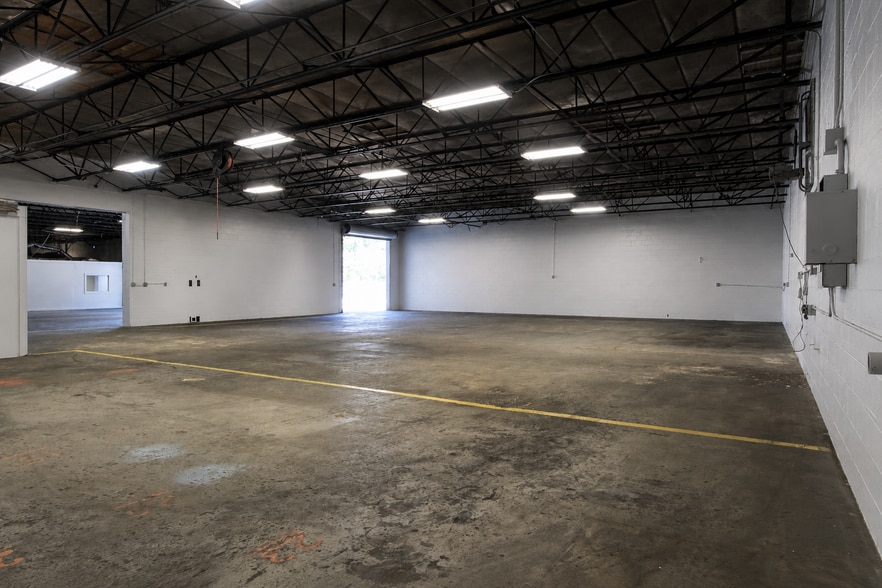 More Photos Of 1840 River Oaks Rd, Jacksonville Warehouse For Sale