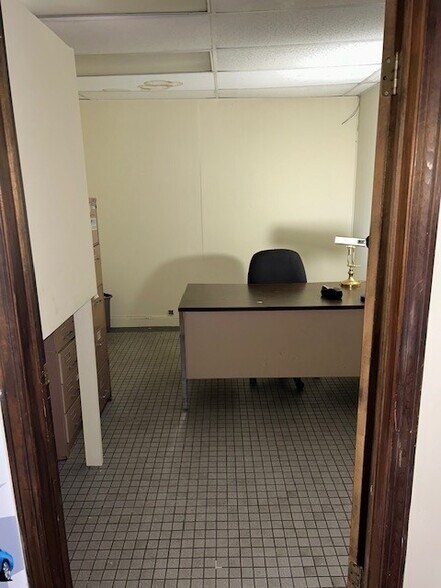 More Photos Of 157 Washington Ave, North Haven Auto Repair For Sale