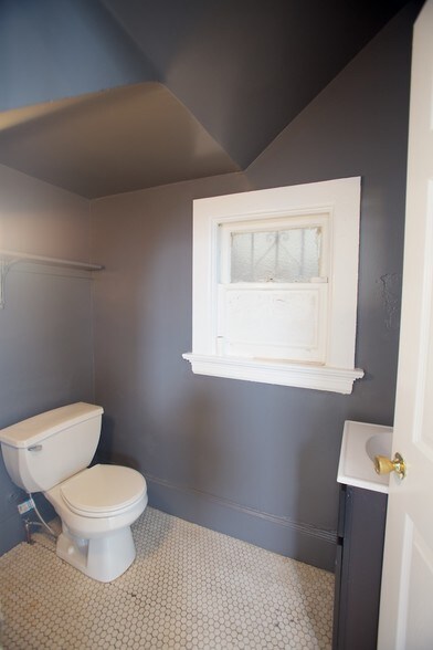 More Photos Of 3344 24th St, San Francisco Storefront Retail Residential For Lease