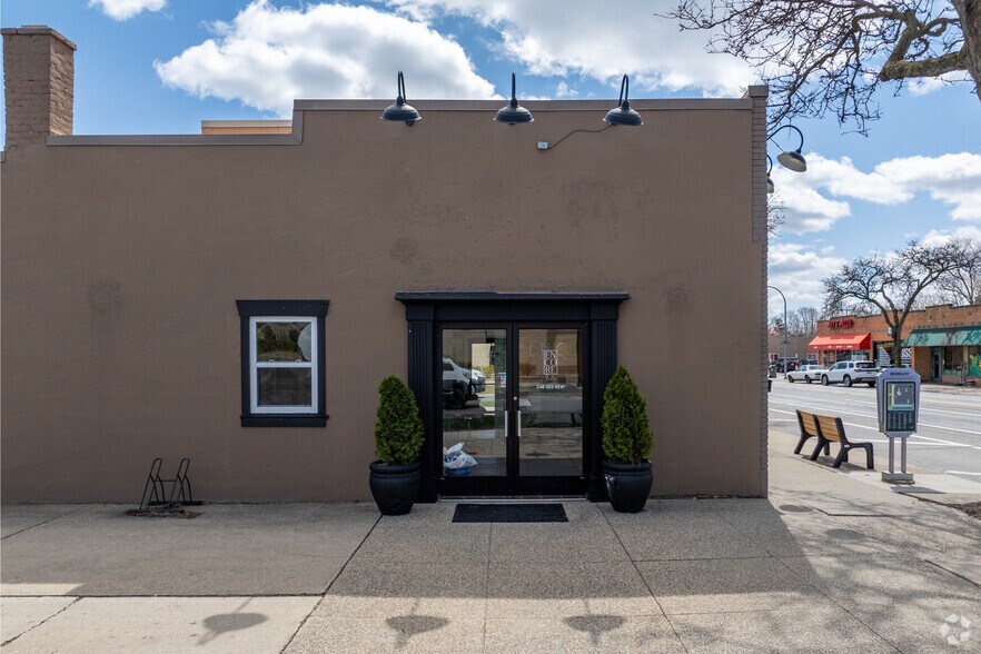 More Photos Of 2860, 2870 & 2880 Coolidge Hwy, Berkley General Retail For Sale