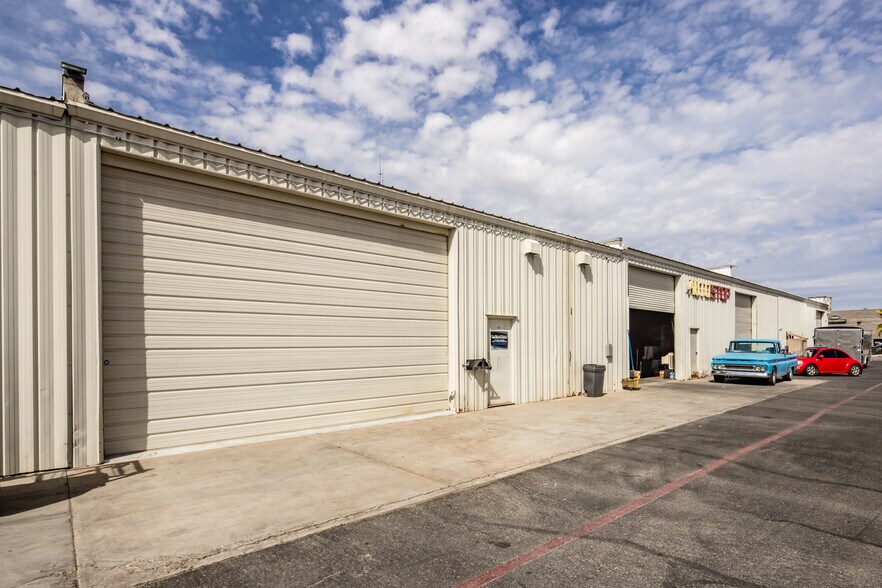 More Photos Of 1600 Acoma Blvd W, Lake Havasu City Service For Sale