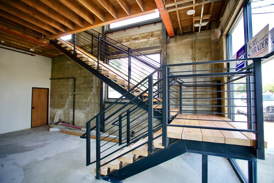 More Photos Of 502 7th St, Oregon City Storefront Retail Office For Lease