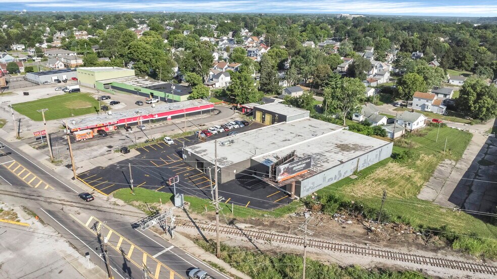 More Photos Of 1516 W Mound St, Columbus Light Distribution For Lease