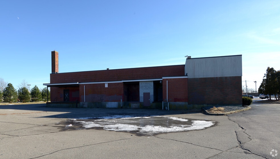 More Photos Of 1383 Cove Rd, New Bedford Drugstore For Lease