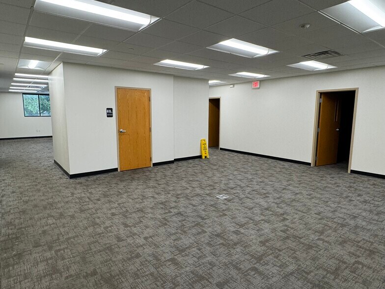 More Photos Of 211 SW Walnut St, Ankeny Office For Sale