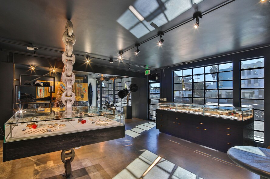 More Photos Of 2217-2219 Main St, Santa Monica Loft Creative Space For Lease