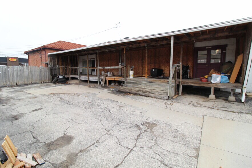 More Photos Of 5950 Nieman Rd, Shawnee Freestanding For Sale