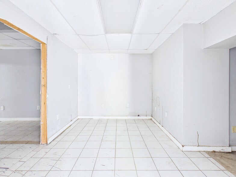 More Photos Of 705 S Byron Butler Pkwy, Perry Storefront For Sale