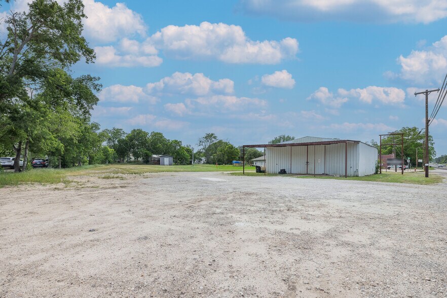 More Photos Of 585 TX-36, Caldwell Land For Sale