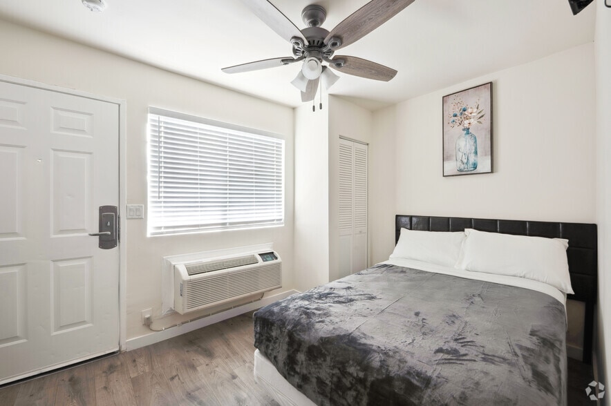 More Photos Of 220 S Alvarado St, Los Angeles Hotel For Sale