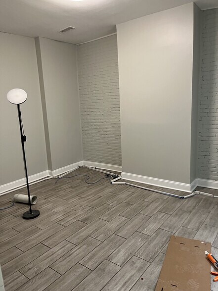 More Photos Of 1618 7th St NW, Washington Storefront Retail Office For Lease