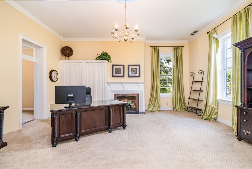 More Photos Of 137 3rd Ave N, Franklin Office For Lease