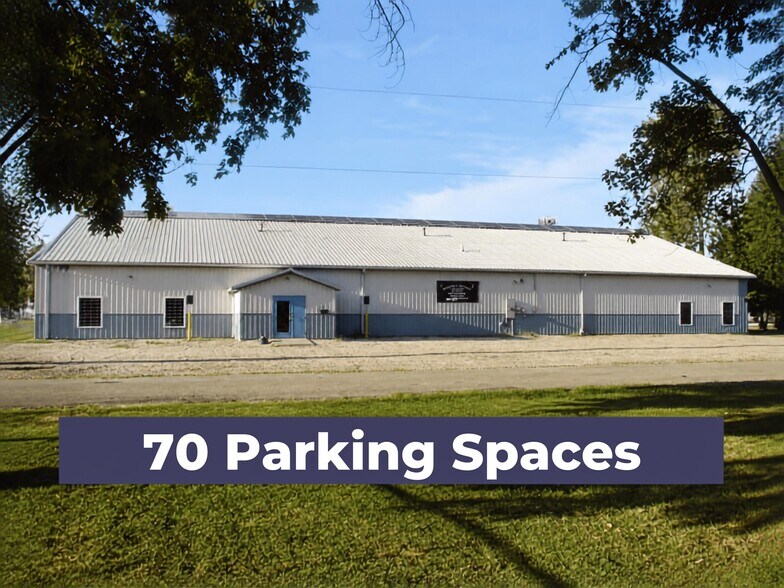 More Photos Of 311 W St. John St, Litchfield Sports And Entertainment For Sale