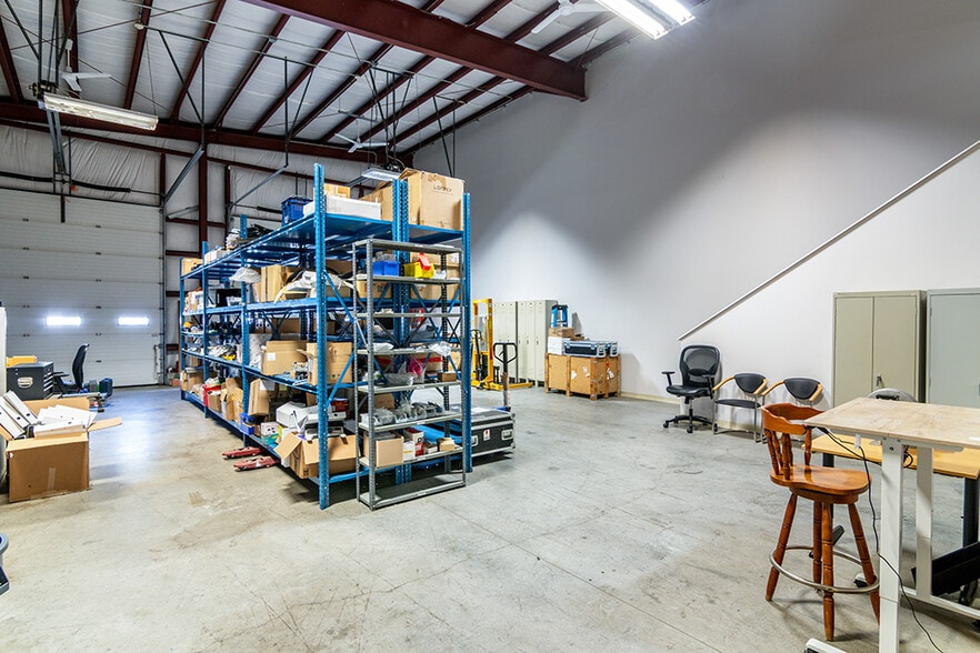 More Photos Of 376 Dry Bridge Rd, North Kingstown Warehouse For Sale