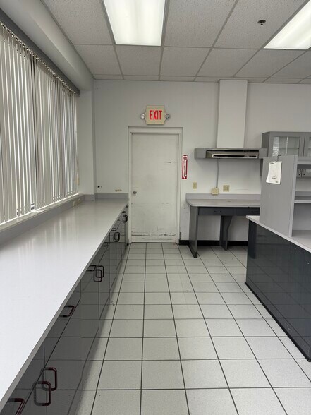 More Photos Of 143 Commerce Blvd, Loveland Warehouse For Sale