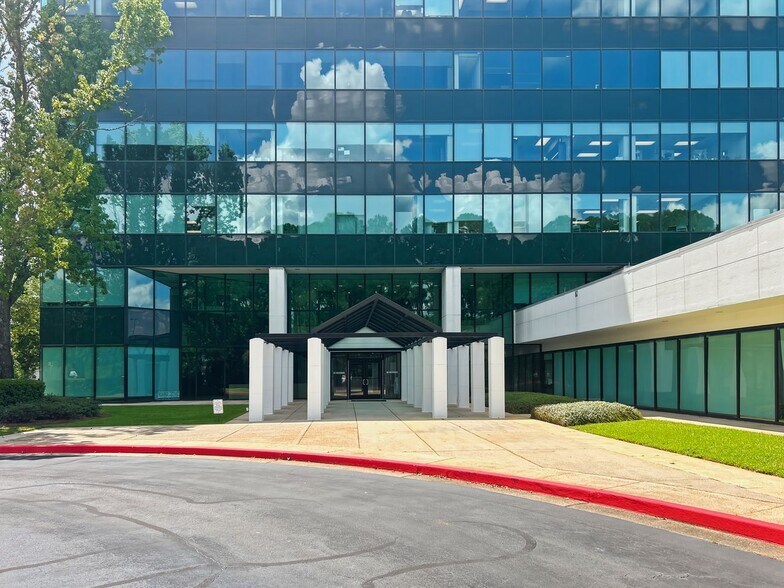 More Photos Of 1110 Montlimar Dr, Mobile Coworking Space