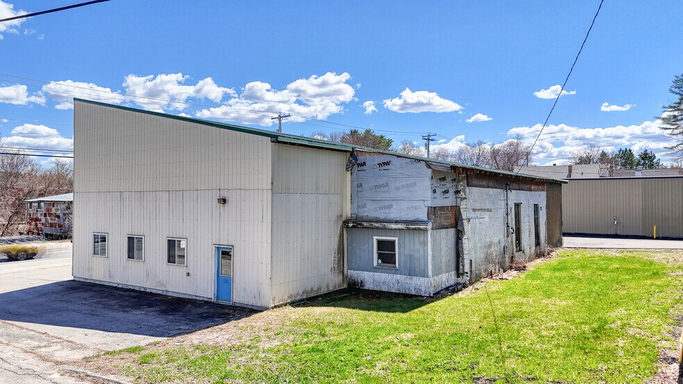 More Photos Of 74 Route 133, Winthrop Flex For Sale