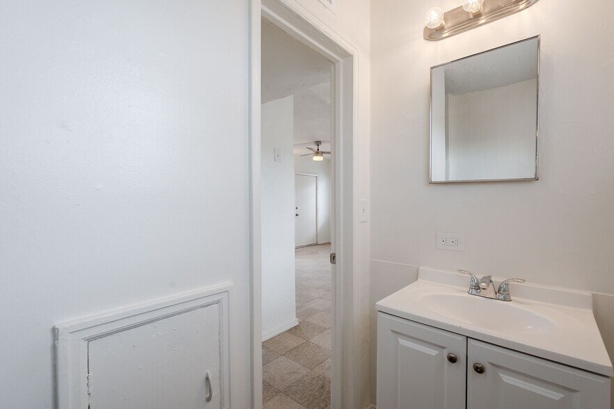 More Photos Of 1220 N Venice Ave, Tucson Apartments For Sale