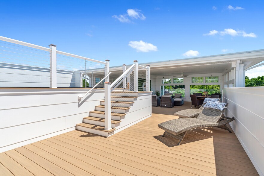 More Photos Of 32 Broadway Ave, Mystic Hotel For Sale