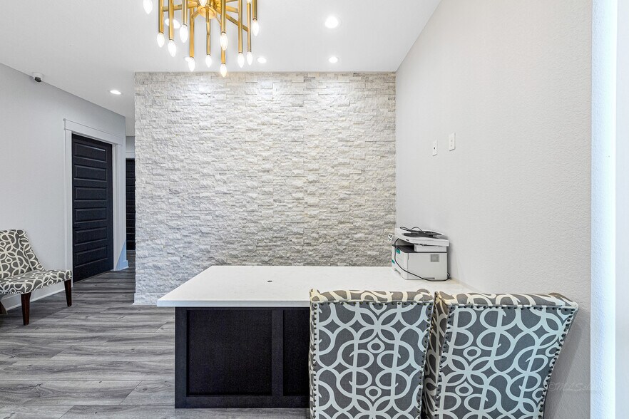 More Photos Of 225 Bella Katy Dr, Katy Medical For Sale