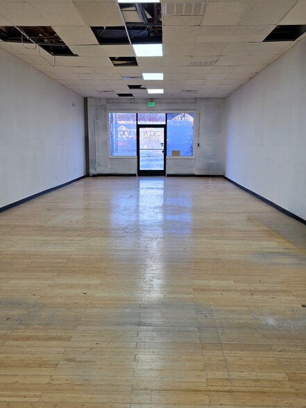 More Photos Of 1201 Eastern Blvd, Essex Storefront Retail Office For Lease