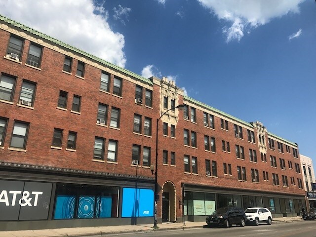 More Photos Of 2769-2787 N Milwaukee Ave, Chicago Coworking Space