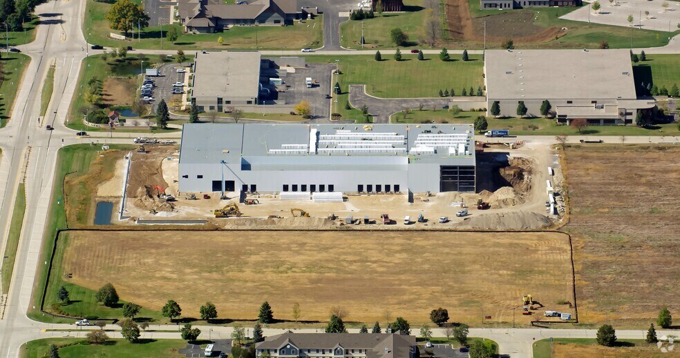 More Photos Of 943 Blue Ribbon Cir N, Oconomowoc Refrigeration Cold Storage For Lease