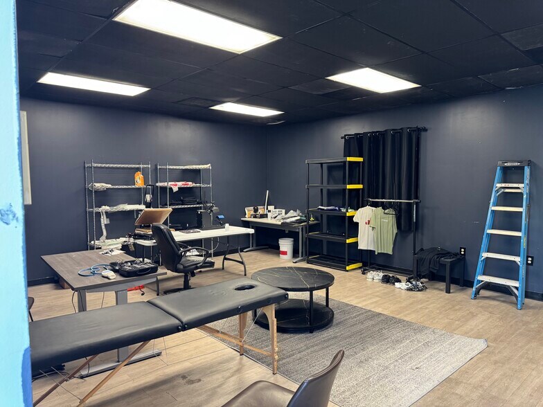 More Photos Of 1106 Smith Rd, Austin Warehouse For Lease