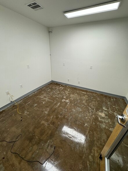 More Photos Of 811-815 N O'Connor Rd, Irving Medical For Lease