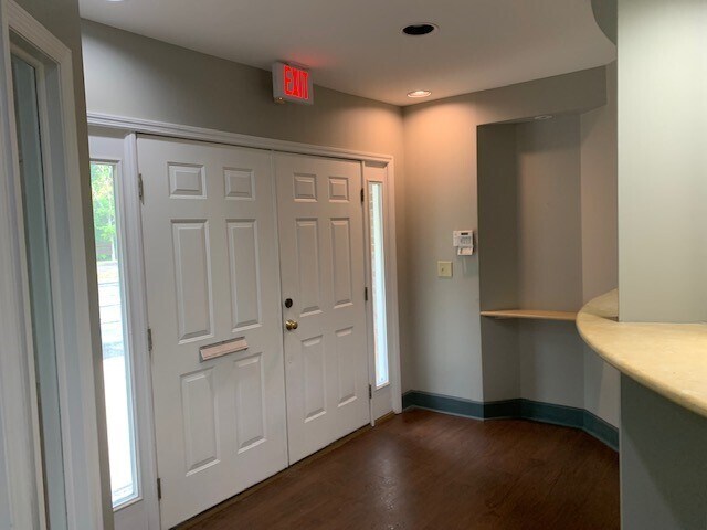 More Photos Of 3810 Williamsburg Park Blvd, Jacksonville Office For Lease