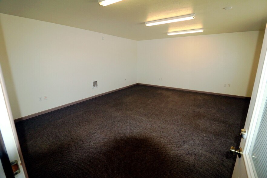 More Photos Of 2011 Industrial Rd, Cortez Manufacturing For Lease