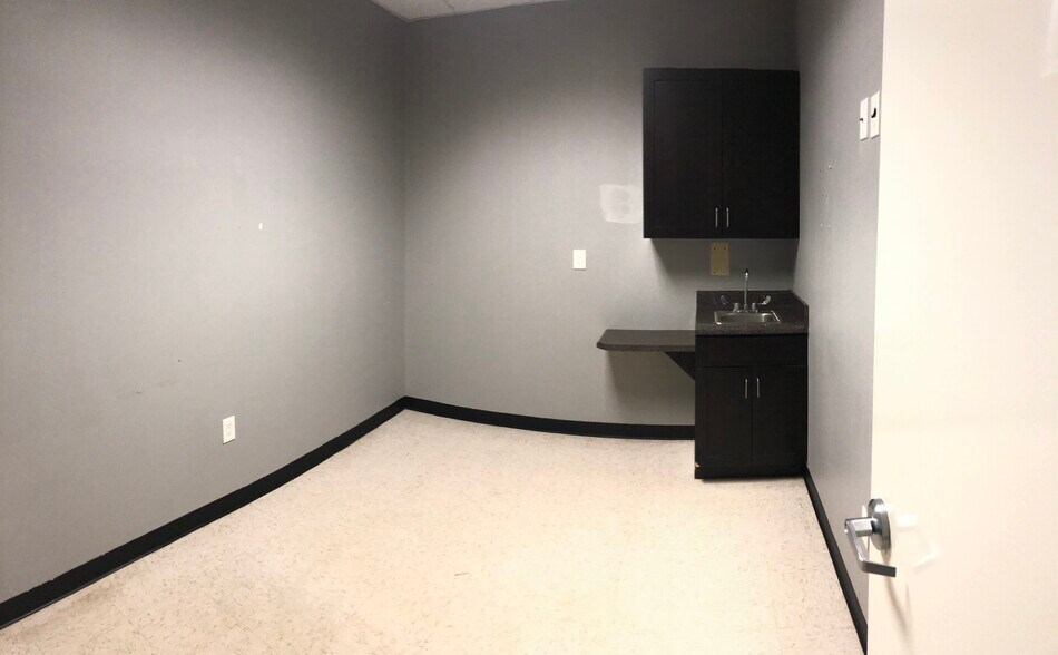 More Photos Of 2148 NW Duluth Hwy, Duluth Unknown For Lease