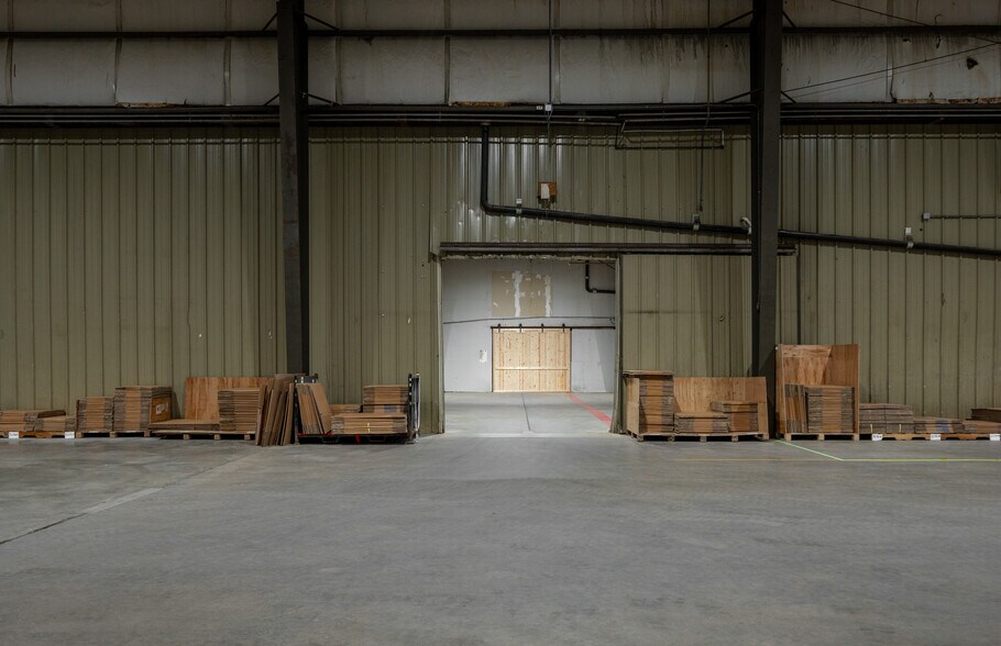 More Photos Of 1941 Haw River Hopedale Rd, Burlington Warehouse For Sale