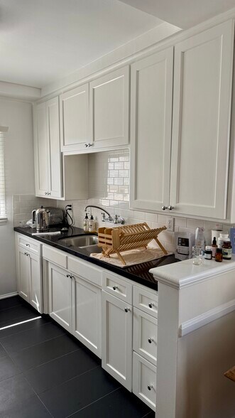 More Photos Of 228 Idaho Ave, Santa Monica Apartments For Sale