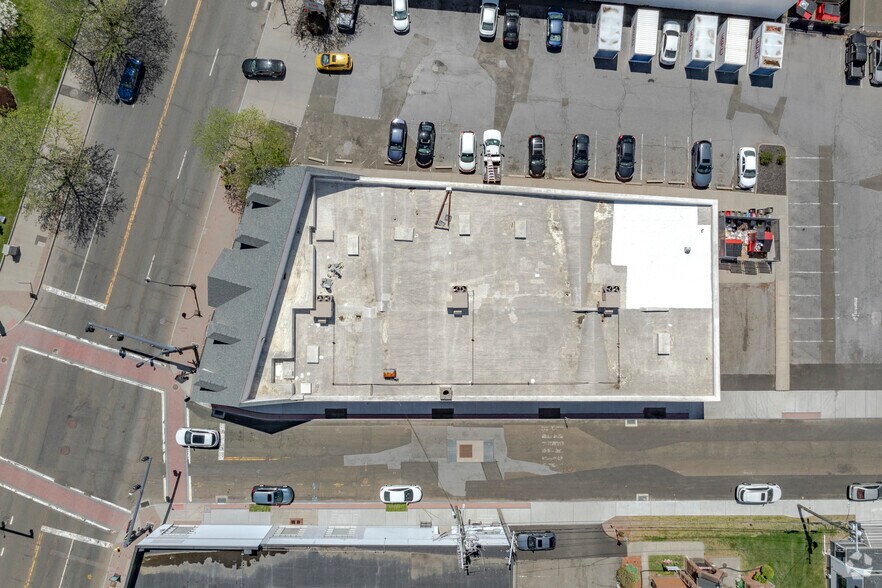 More Photos Of 694-696 West Ave, Norwalk Freestanding For Sale