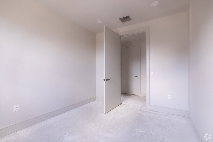 More Photos Of 25213 FM 2978 Rd, Tomball Medical For Lease