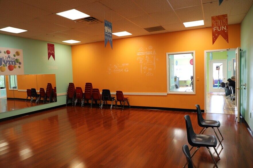 More Photos Of 217 Clarksville Rd, West Windsor Storefront For Lease